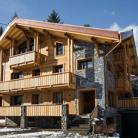 Sur Les Monts Morzine Bed & Breakfast *